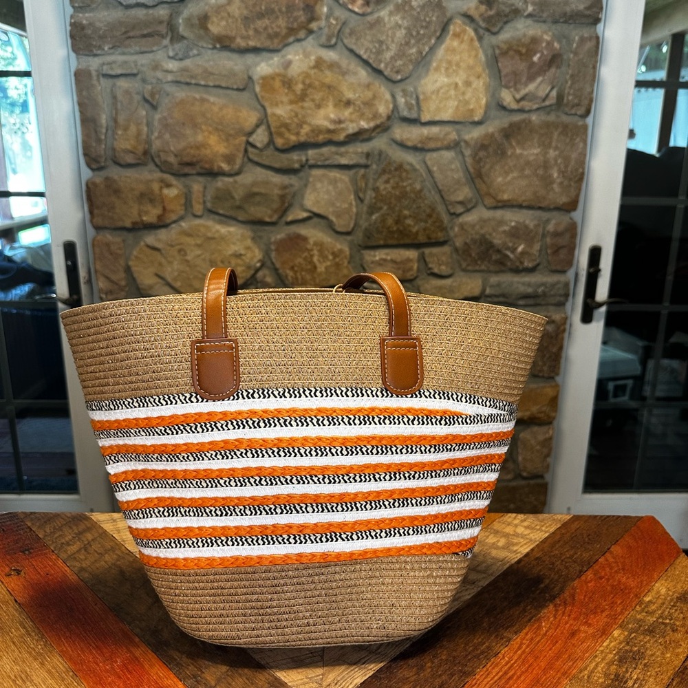 Stylish Women's Woven Spring/Summer Tote Bag NWOT